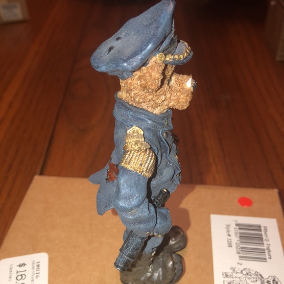 Boyd’s Bear - Picture 2 of 4